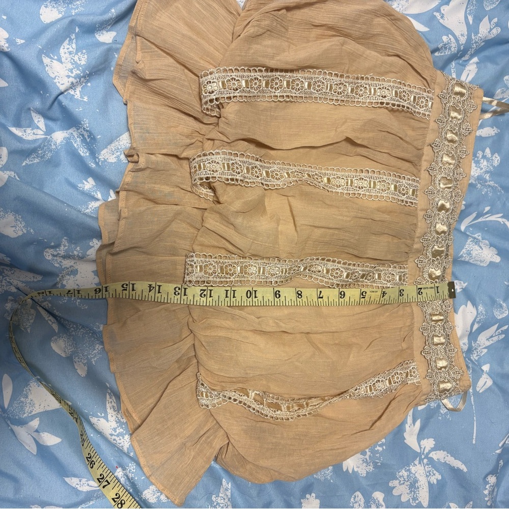 Elegant Cream Mini Skirt with Lace Detailing - Picture 7 of 11